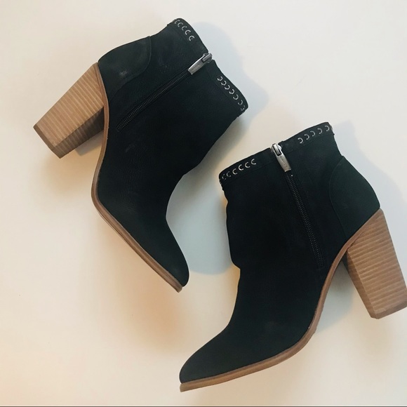 VINCE CAMUTO | 9.5 | Black Studded Leather - Picture 8 of 16